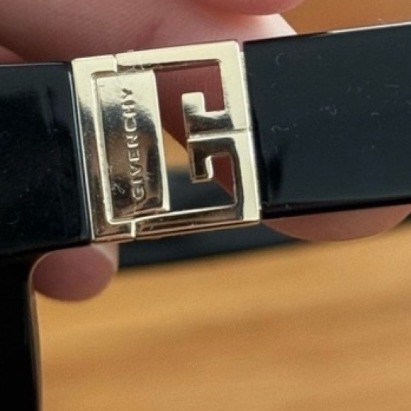 Givenchy Black Cat-Eye Sunglasses - Picture 3 of 6